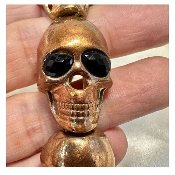Gold tone and black stretchy skull bracelet - Picture 4 of 8